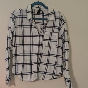 Forever21 White and Blue Plaid Long Sleeve